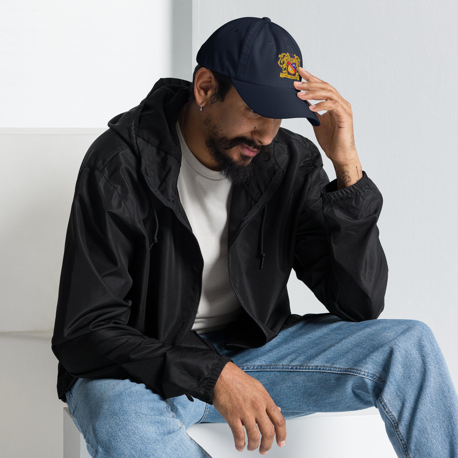 Gorra Sigma con Escudo — Phi Sigma Alpha - Image 5